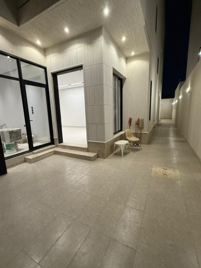 ⁦فيلا فاخرة مع شقة مستقلة للبيع بحي المعيزلية - شرق الرياض⁩ - الصورة ⁦2⁩