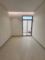 ⁦أدوار أرضية فاخرة للبيع مخطط غصون الجنادرية - شرق الرياض⁩ - الصورة ⁦8⁩