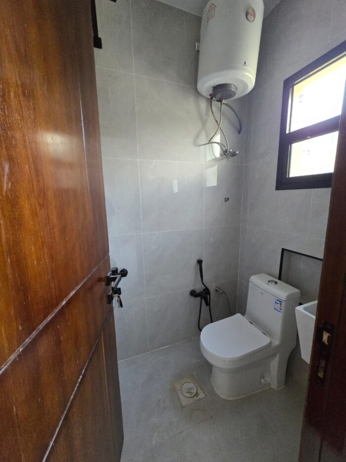 ⁦للبيع أدوار فاخره _ الجنادرية _ شرق الرياض⁩ - الصورة ⁦8⁩