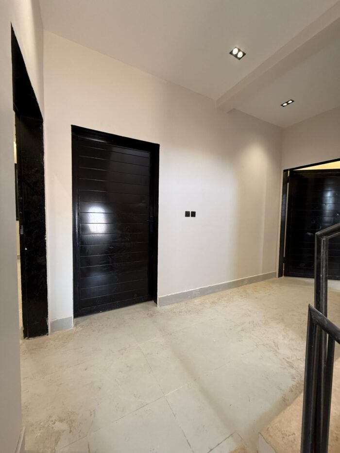 ⁦للبيع دور علوي مقسوم شقتين بحي الرمال - شرق الرياض⁩ - الصورة ⁦5⁩